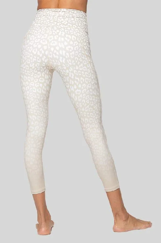 Lili 3/4 Legging – White Sand Leopard Ombre